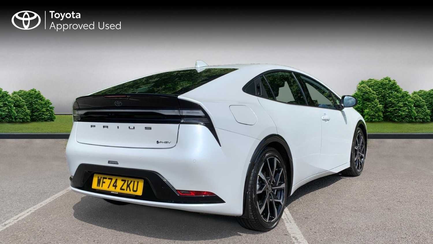 Used Toyota Prius 2024 for sale - 76677962: Photo 2