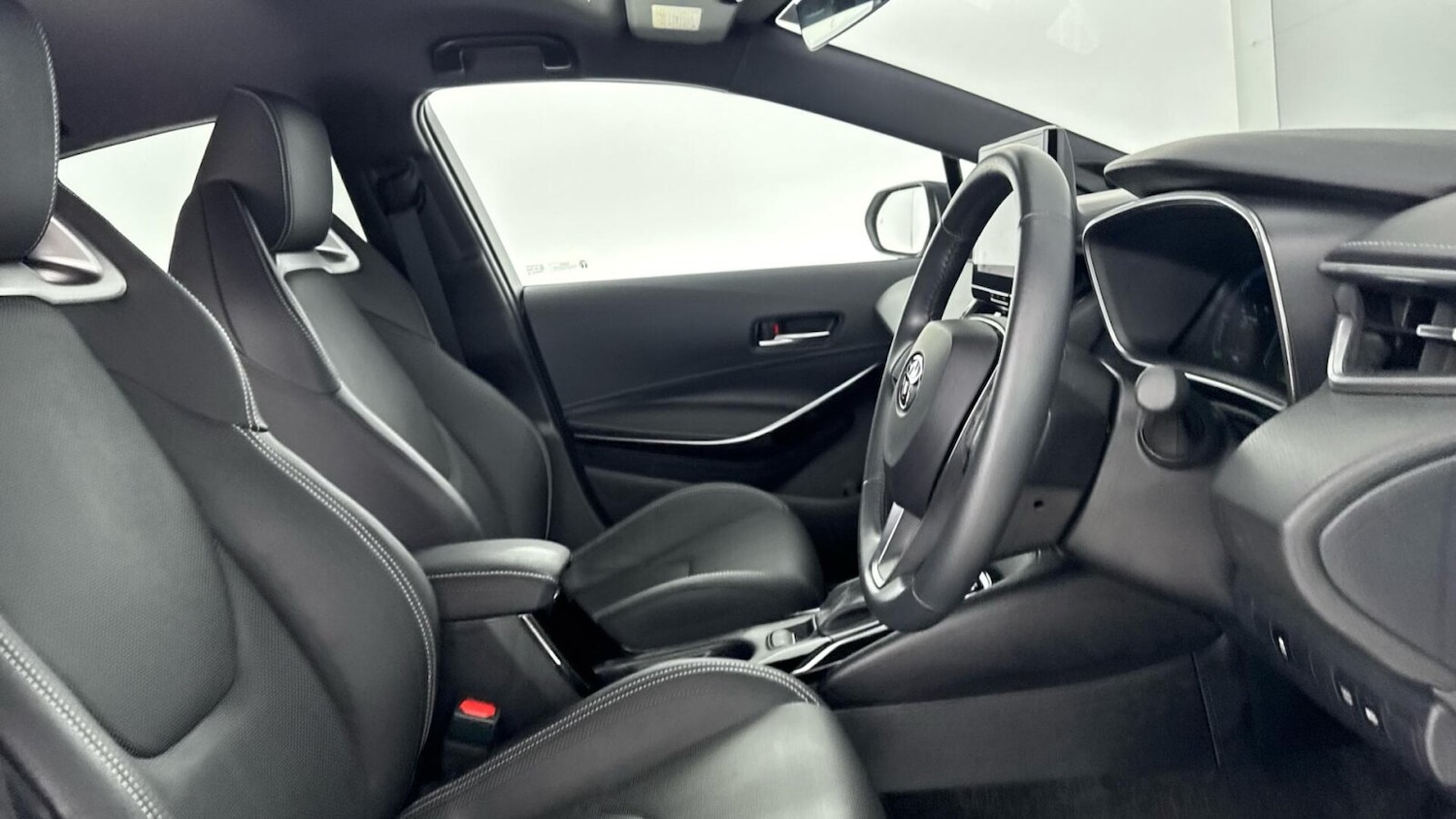 Used Toyota Corolla 2024 for sale - 76677640: Photo 11