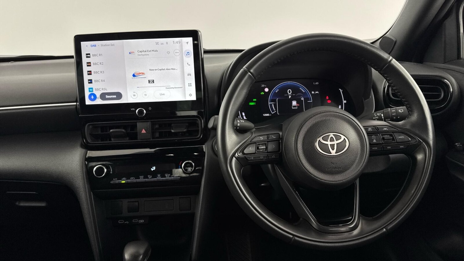 Used Toyota Yaris Cross 2024 for sale - 76766773: Photo 6