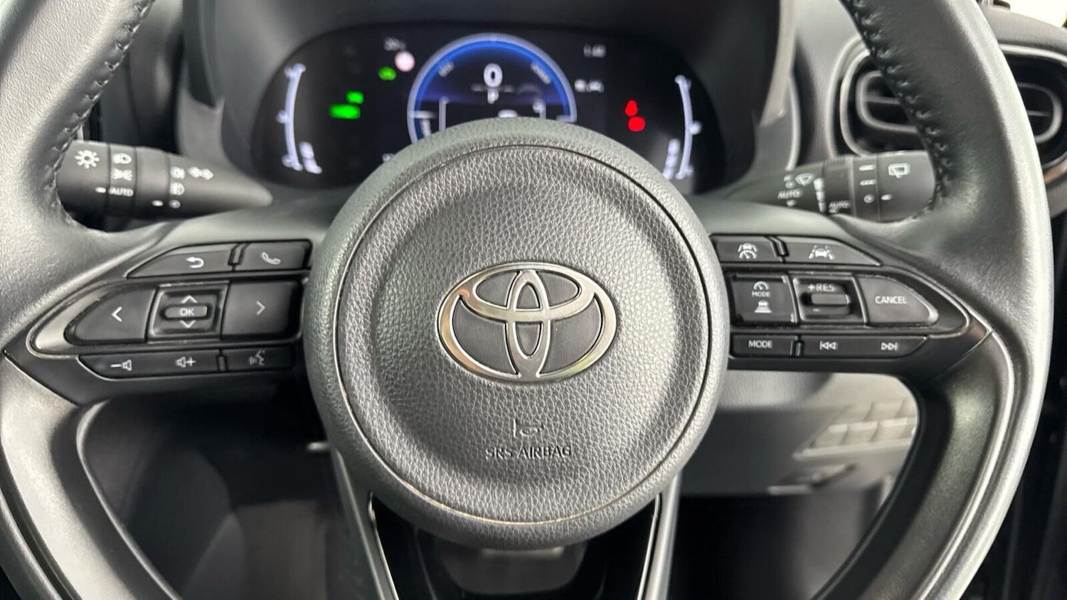 Used Toyota Yaris Cross 2024 for sale - 76766773: Photo 8