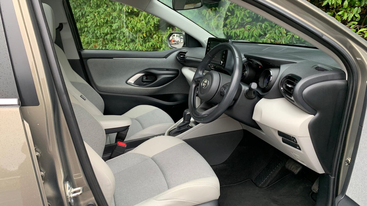 Used Toyota Yaris 2021 for sale - 76681244: Photo 11