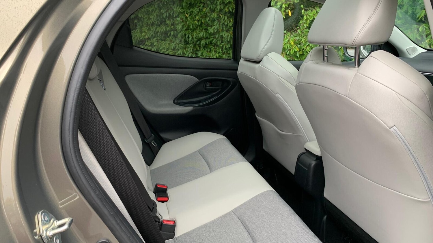 Used Toyota Yaris 2021 for sale - 76681244: Photo 12