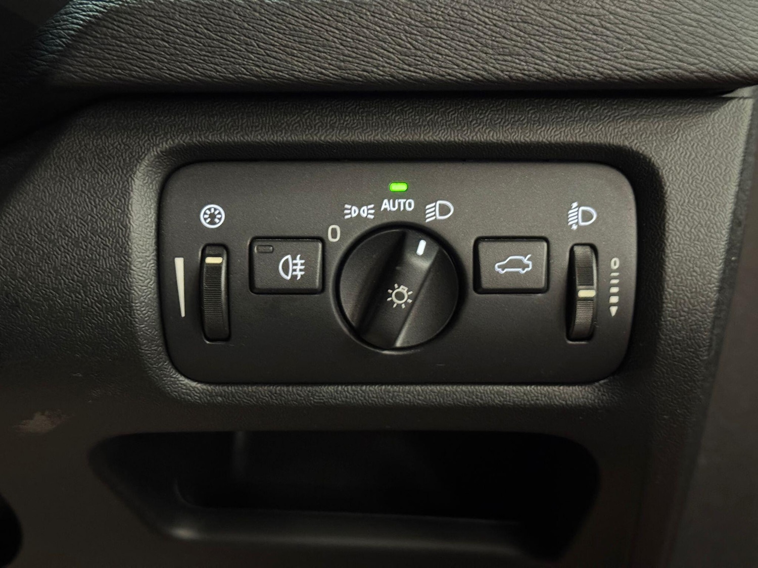 Used Volvo S40 2025 for sale - 77344055: Photo 30