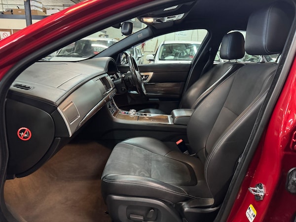 Used Jaguar XF 2015 for sale - 76188719: Photo 15