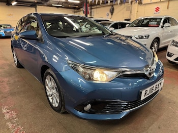 Toyota Auris feature image