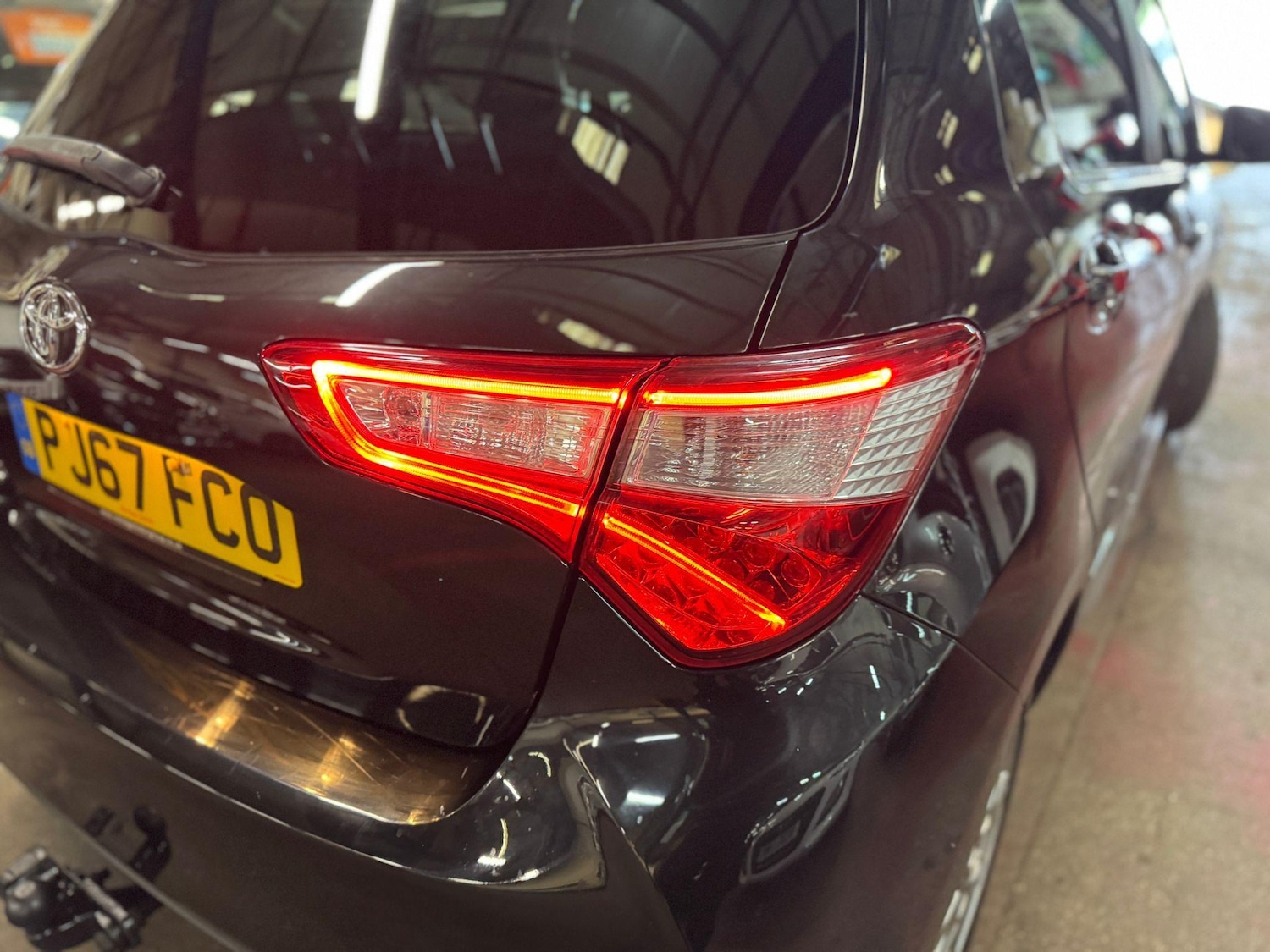 Used Toyota Yaris 2017 for sale - 76512244: Photo 11