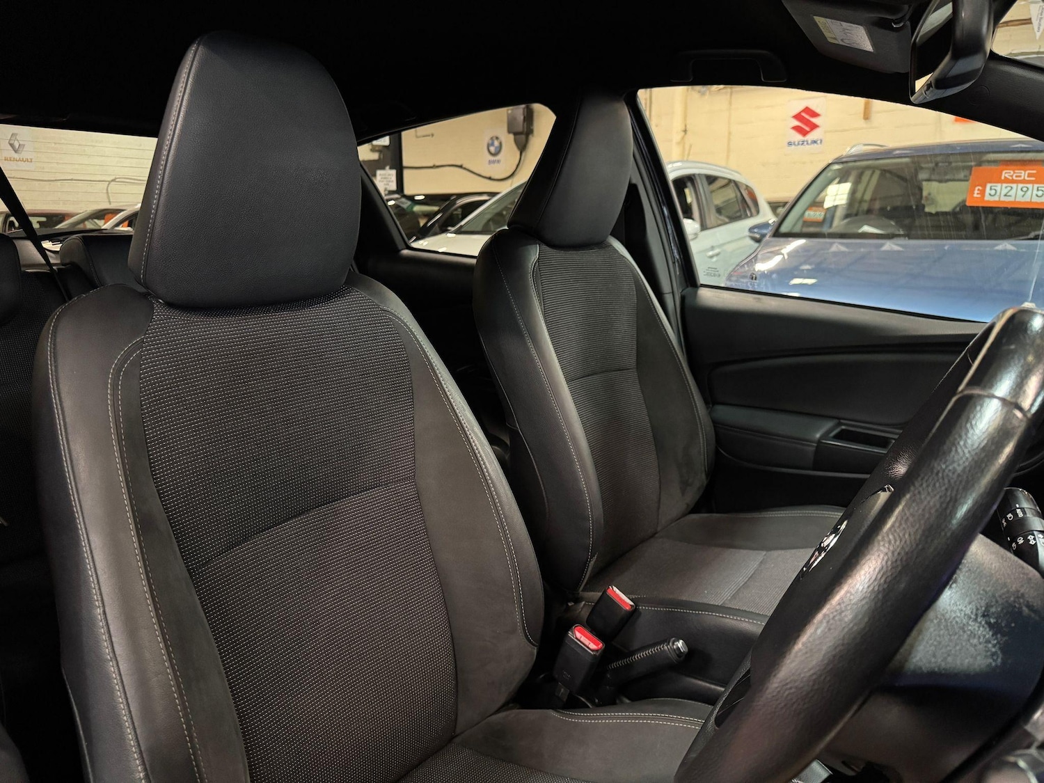 Used Toyota Yaris 2017 for sale - 76512244: Photo 15