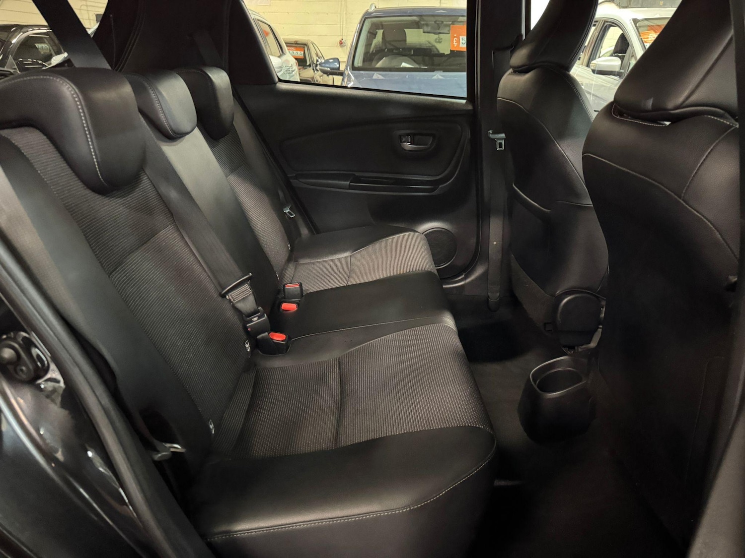 Used Toyota Yaris 2017 for sale - 76512244: Photo 19