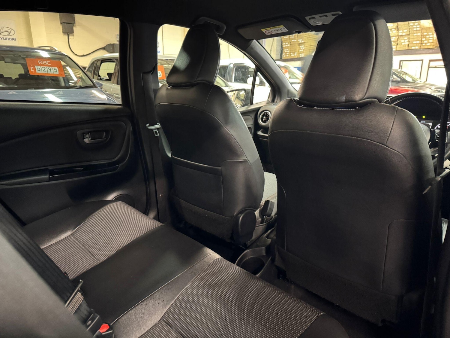 Used Toyota Yaris 2017 for sale - 76512244: Photo 20