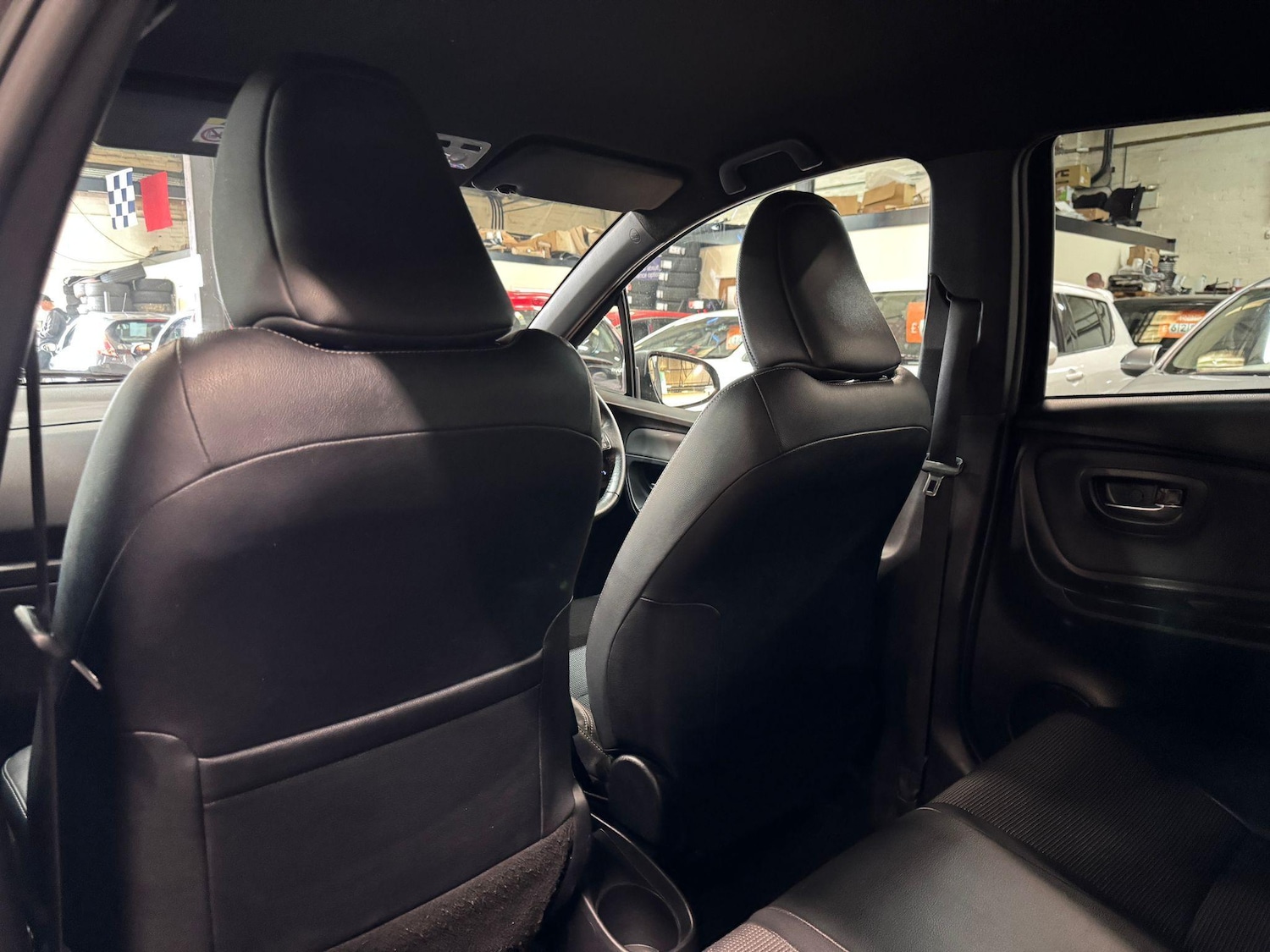 Used Toyota Yaris 2017 for sale - 76512244: Photo 23