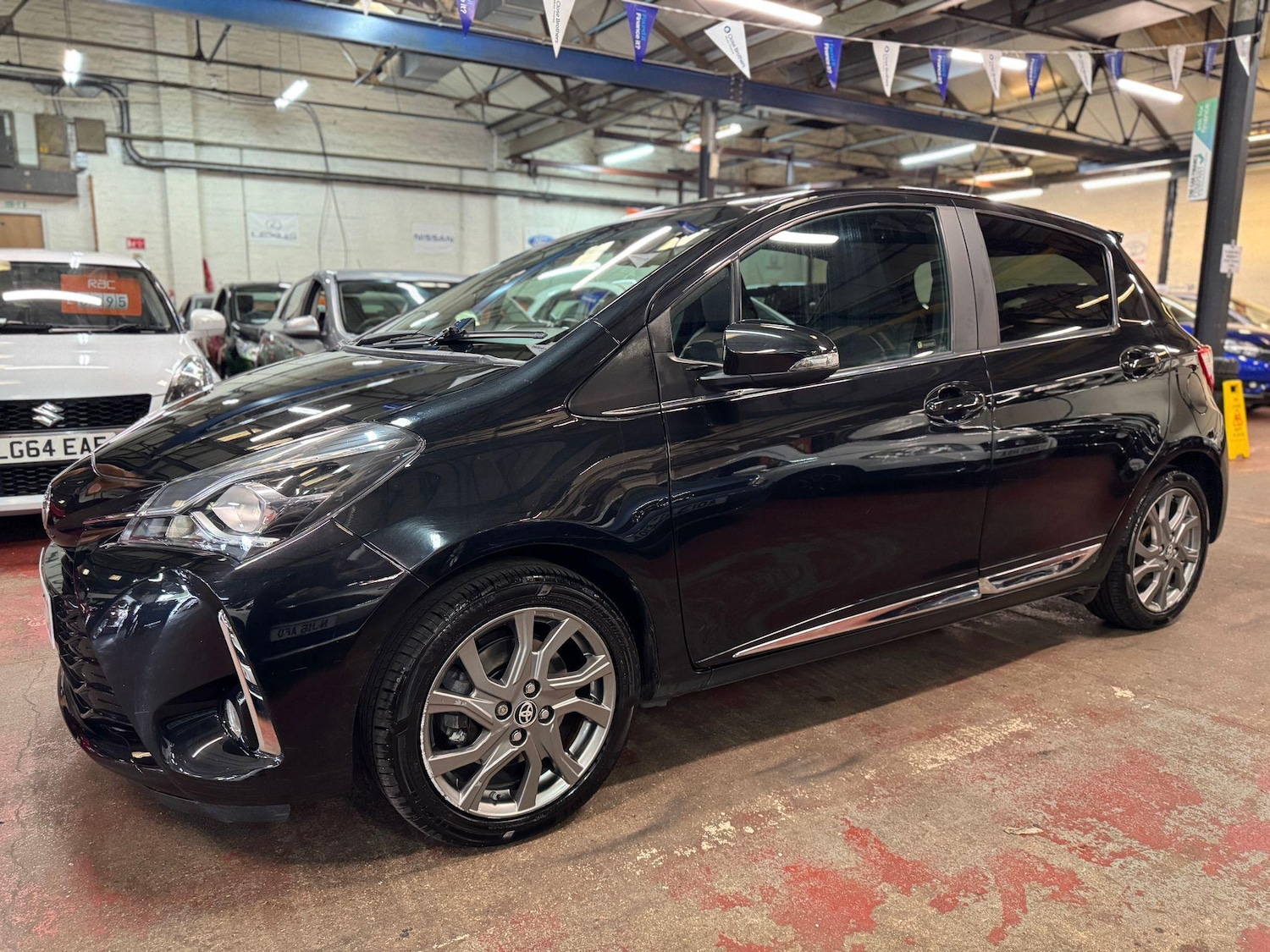 Used Toyota Yaris 2017 for sale - 76512244: Photo 3