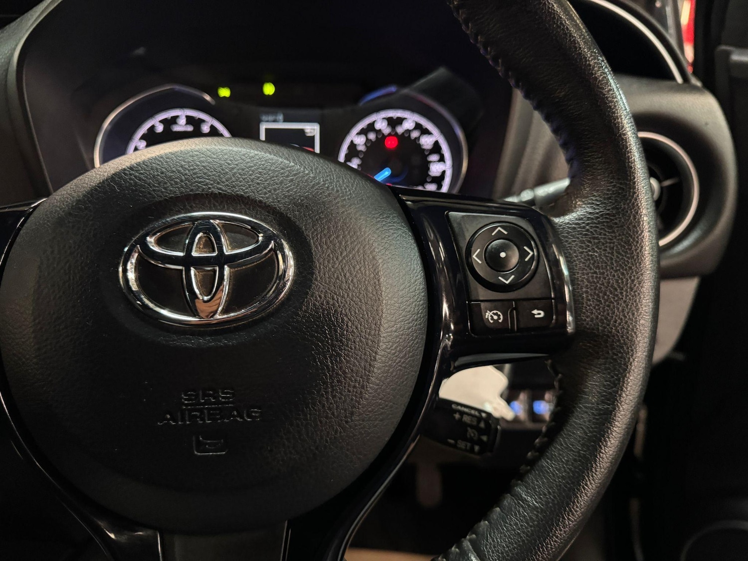 Used Toyota Yaris 2017 for sale - 76512244: Photo 30