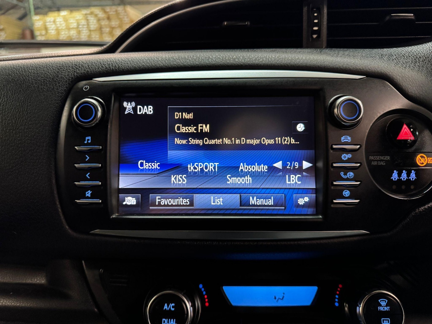 Used Toyota Yaris 2017 for sale - 76512244: Photo 32