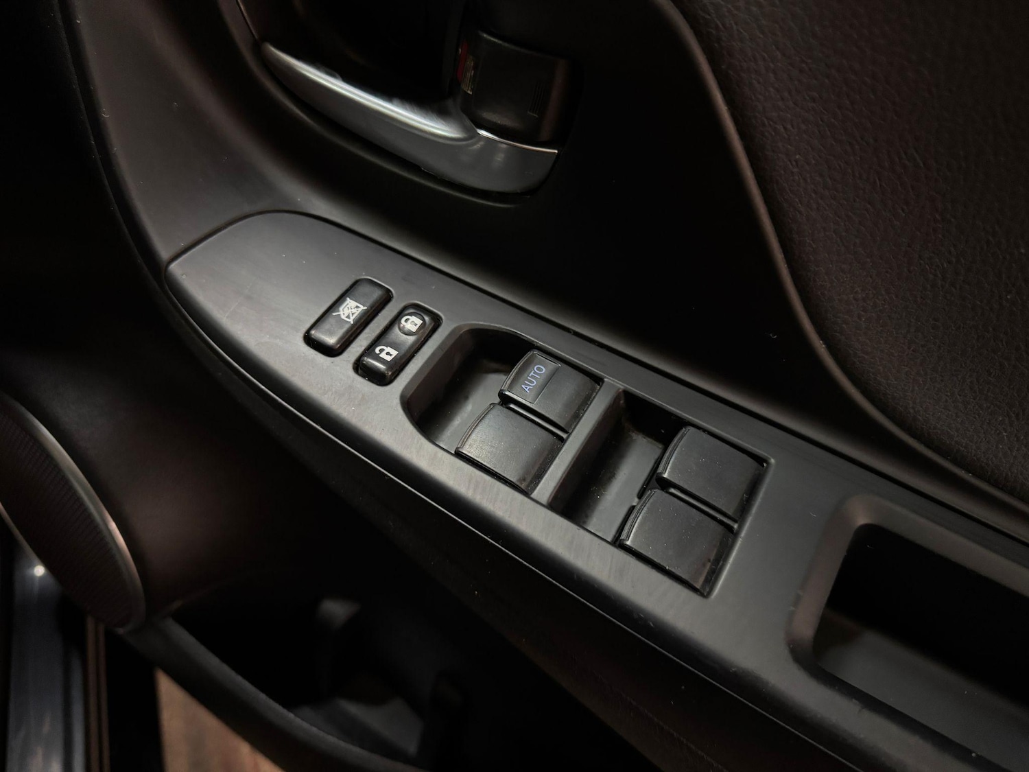 Used Toyota Yaris 2017 for sale - 76512244: Photo 42