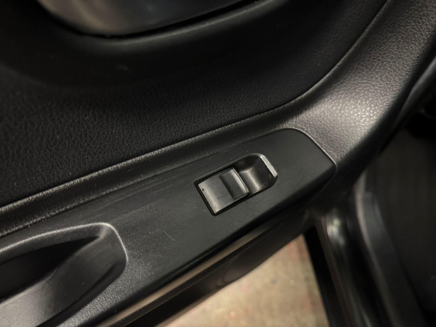 Used Toyota Yaris 2017 for sale - 76512244: Photo 43