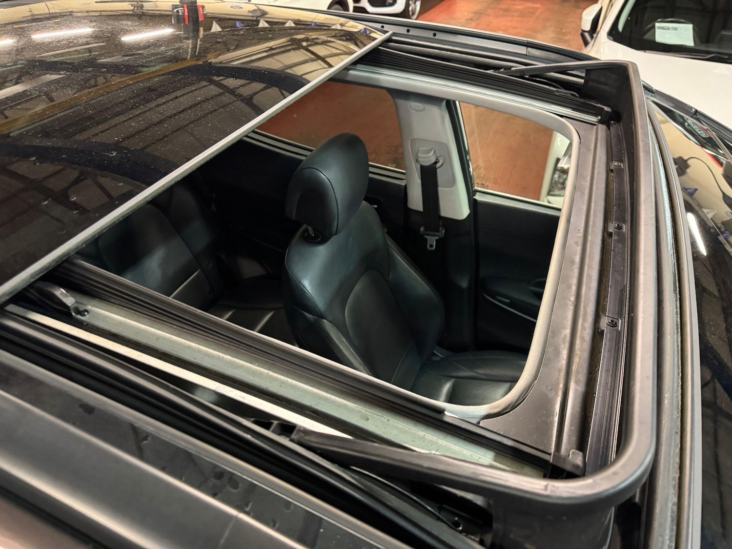 Used Hyundai Santa Fe 2015 for sale - 77358617: Photo 13