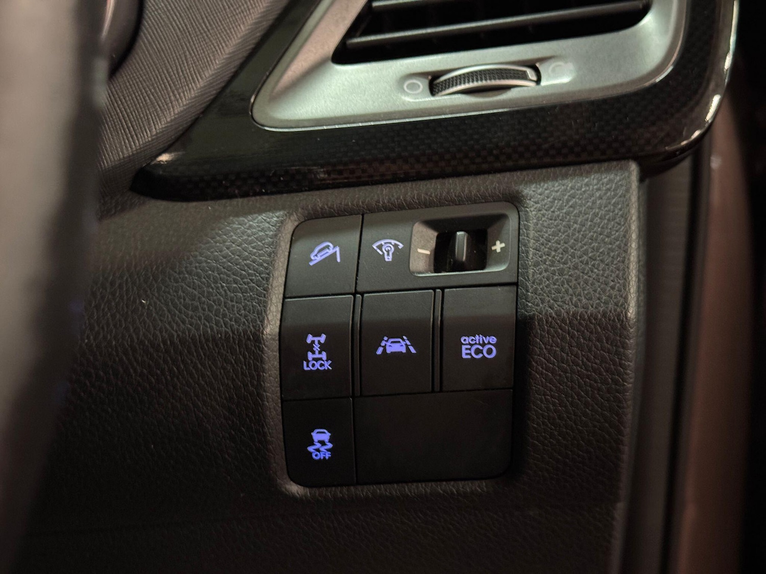 Used Hyundai Santa Fe 2015 for sale - 77358617: Photo 35