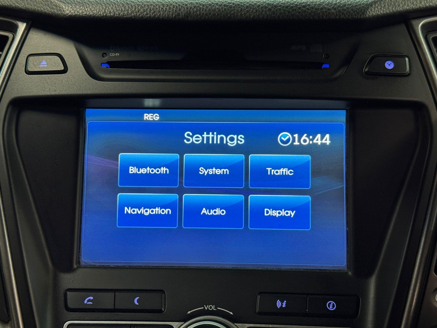 Used Hyundai Santa Fe 2015 for sale - 77358617: Photo 43