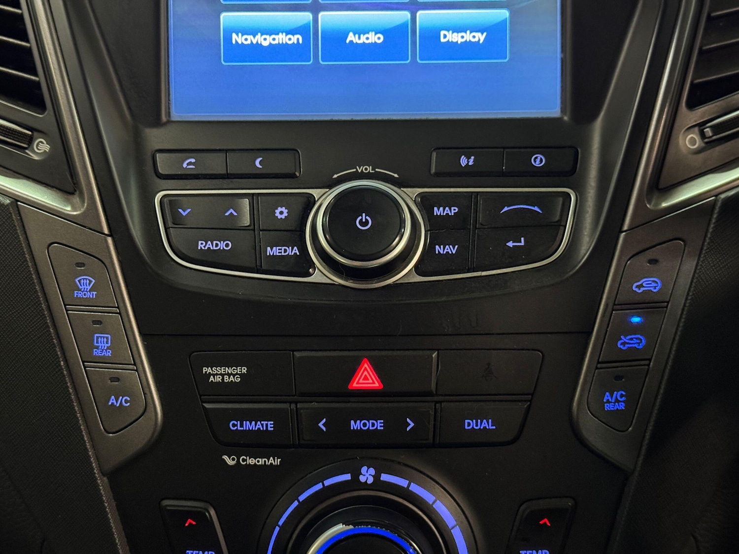 Used Hyundai Santa Fe 2015 for sale - 77358617: Photo 44