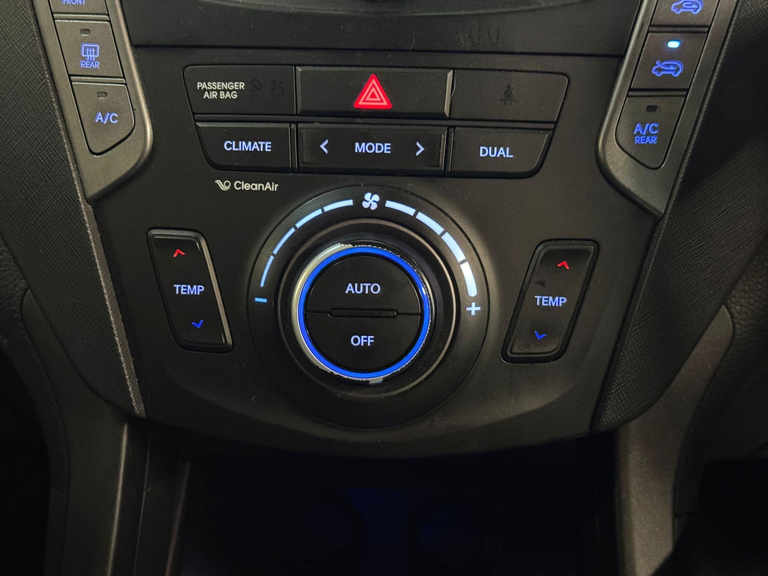 Used Hyundai Santa Fe 2015 for sale - 77358617: Photo 45