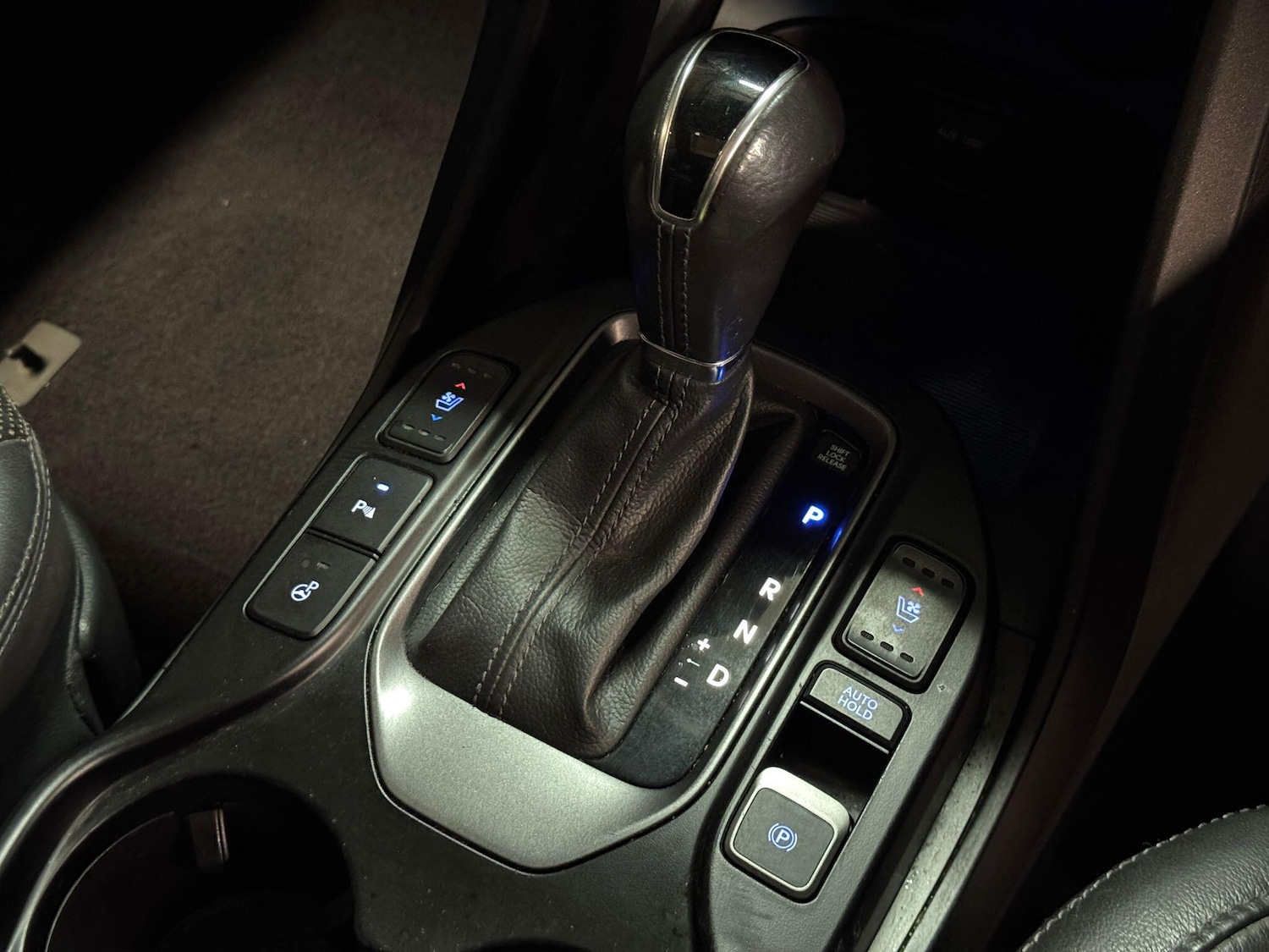 Used Hyundai Santa Fe 2015 for sale - 77358617: Photo 46