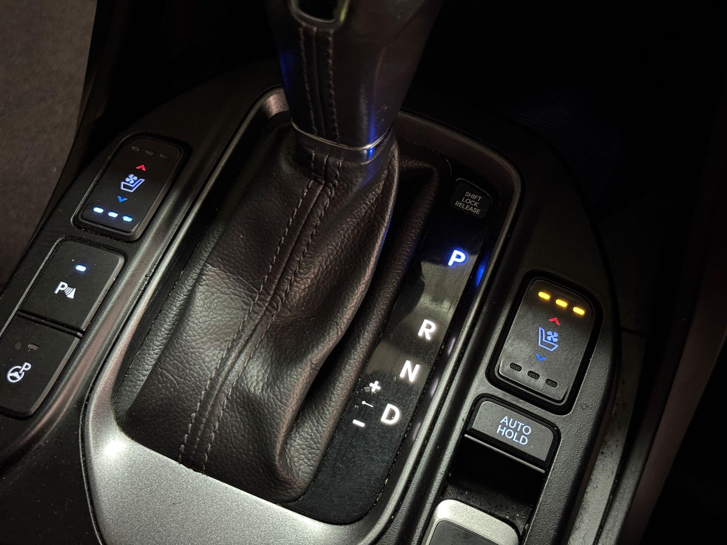 Used Hyundai Santa Fe 2015 for sale - 77358617: Photo 47