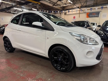 2016 (16) - 1.2 Zetec White Edition Euro 6 (s/s) 3dr
