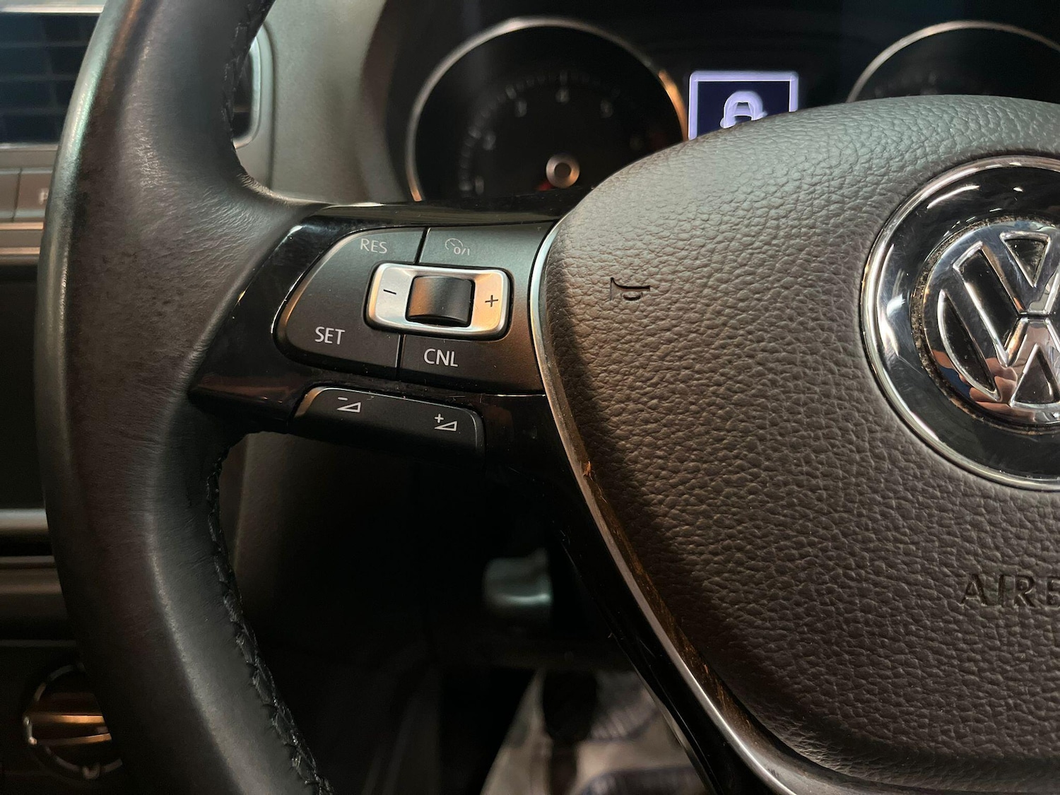 Used Volkswagen Polo 2017 for sale - 76992343: Photo 30