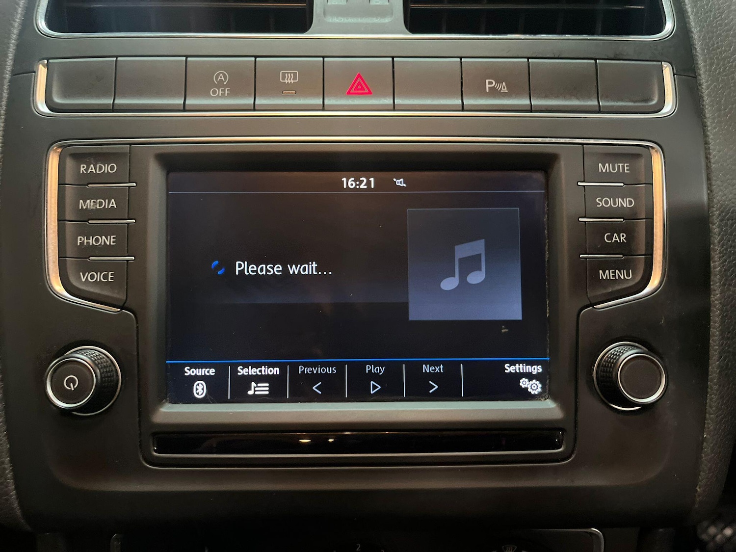 Used Volkswagen Polo 2017 for sale - 76992343: Photo 32