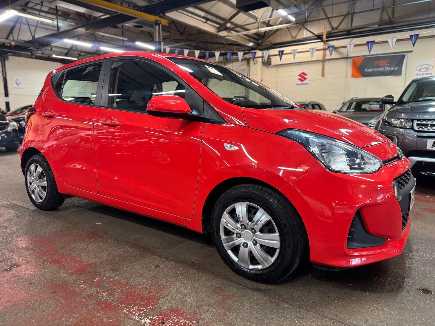 Used Hyundai i10 2018 for sale - 76214965: Photo 1