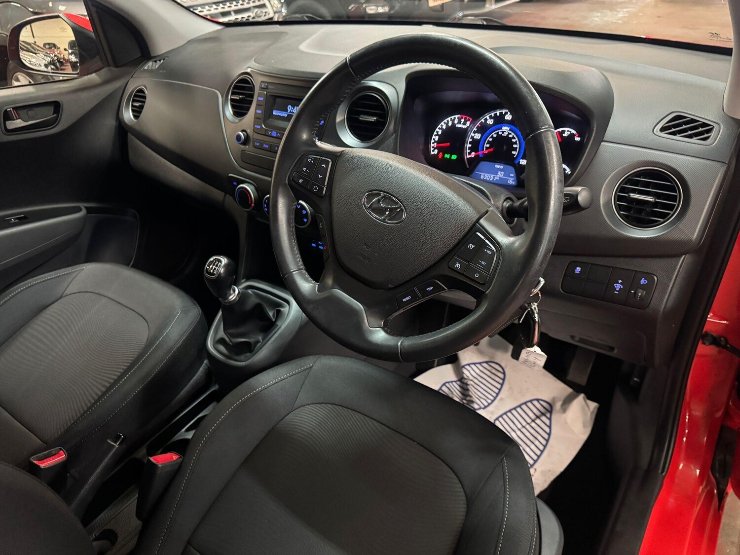 Used Hyundai i10 2018 for sale - 76214965: Photo 11