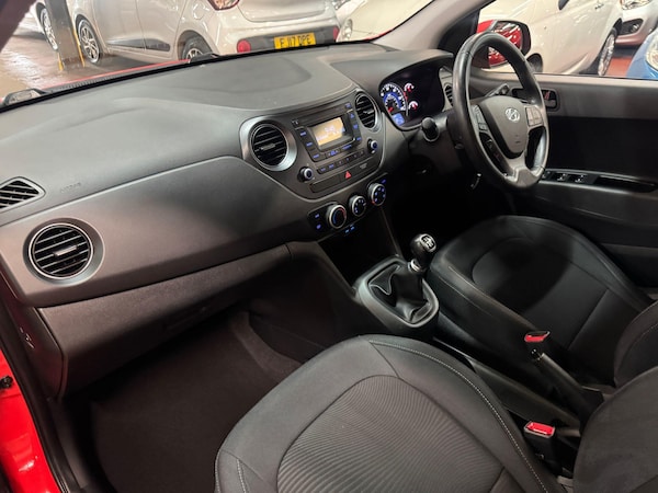 Used Hyundai i10 2018 for sale - 76214965: Photo 14