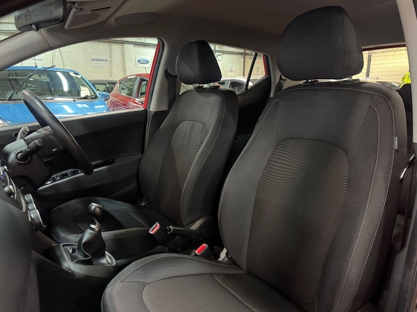 Used Hyundai i10 2018 for sale - 76214965: Photo 15