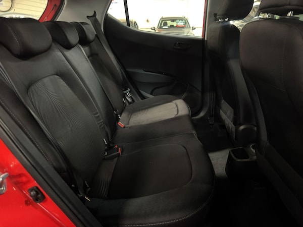 Used Hyundai i10 2018 for sale - 76214965: Photo 16