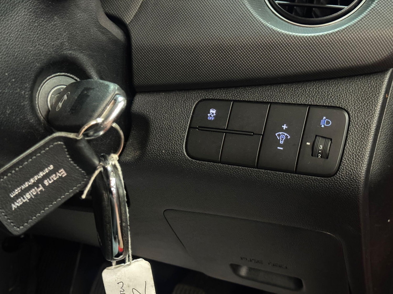 Used Hyundai i10 2018 for sale - 76214965: Photo 28