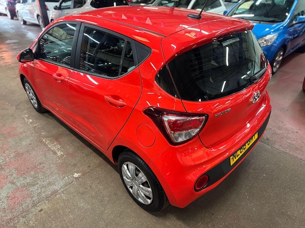Used Hyundai i10 2018 for sale - 76214965: Photo 8