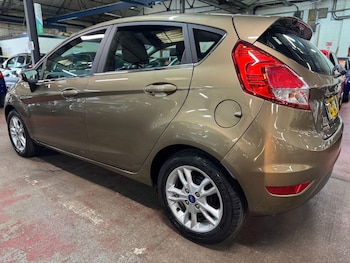 Used Ford Fiesta 2015 for sale - 75926937: Photo
