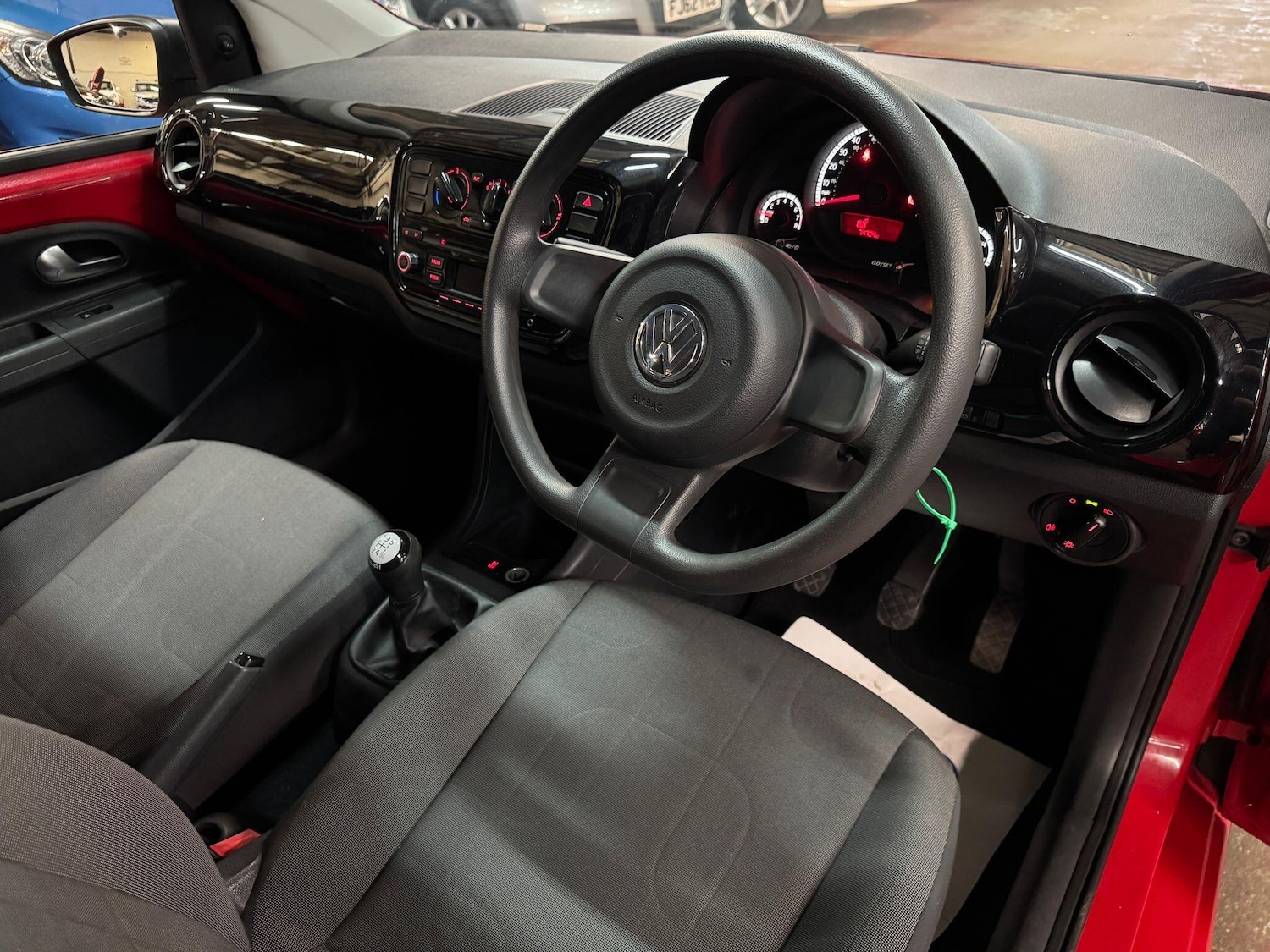 Used Volkswagen up! 2014 for sale - 77040055: Photo 11