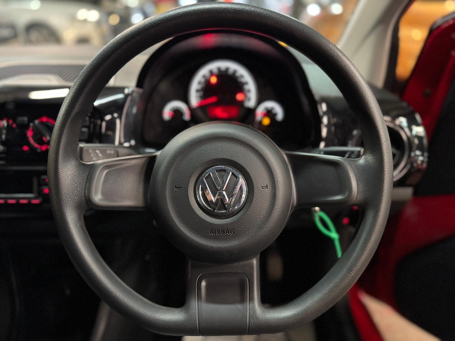 Used Volkswagen up! 2014 for sale - 77040055: Photo 24