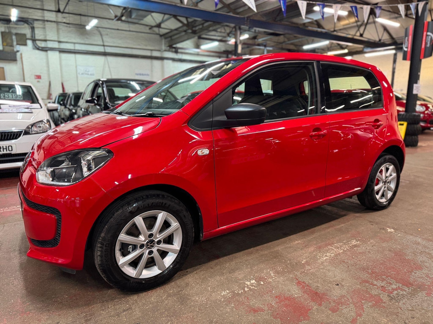 Used Volkswagen up! 2014 for sale - 77040055: Photo 3
