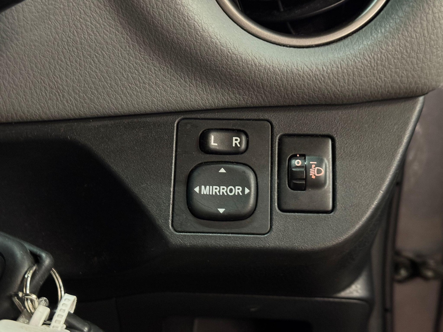 Used Toyota Yaris 2016 for sale - 78019565: Photo 35