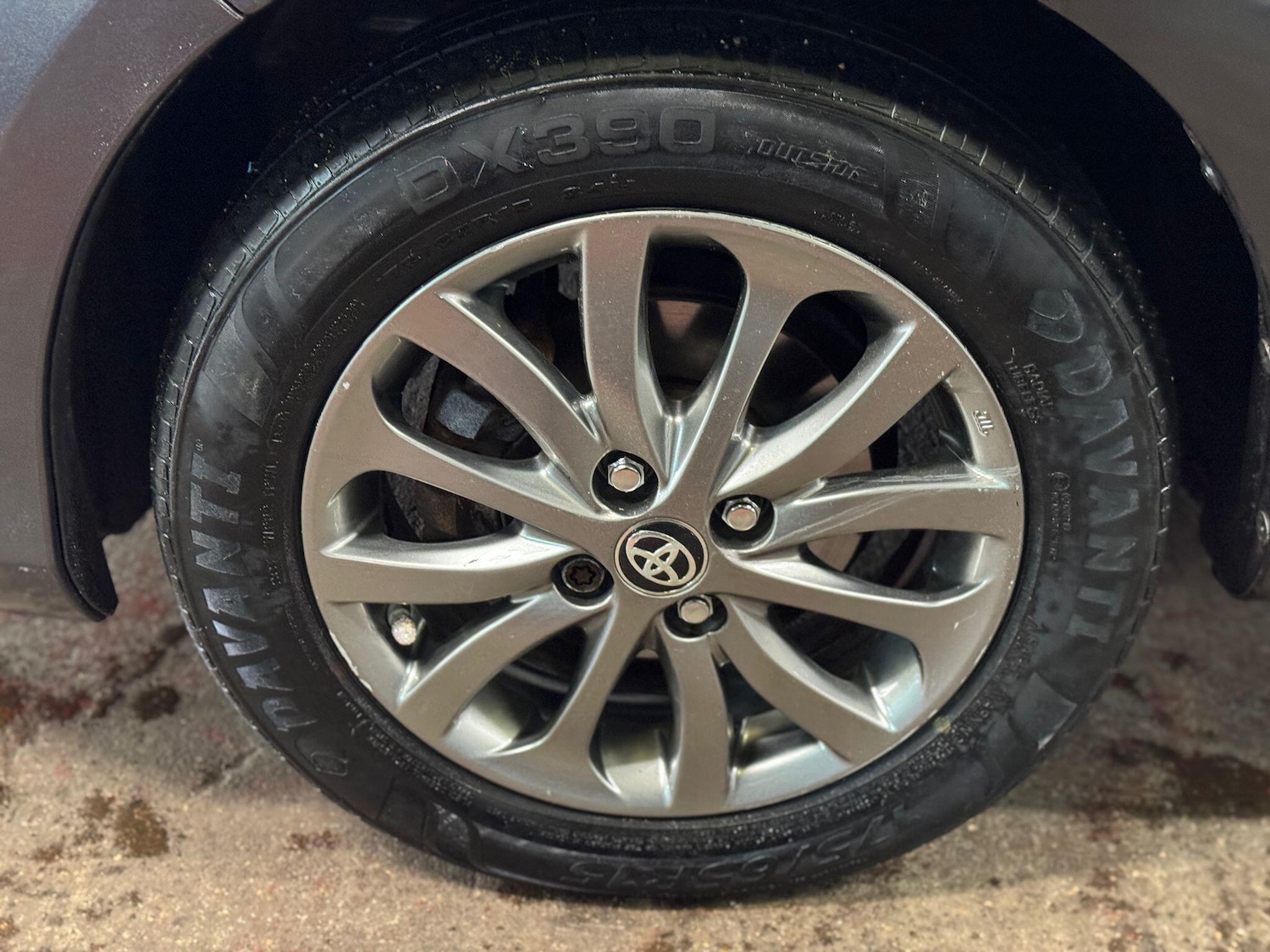 Used Toyota Yaris 2016 for sale - 78019565: Photo 9