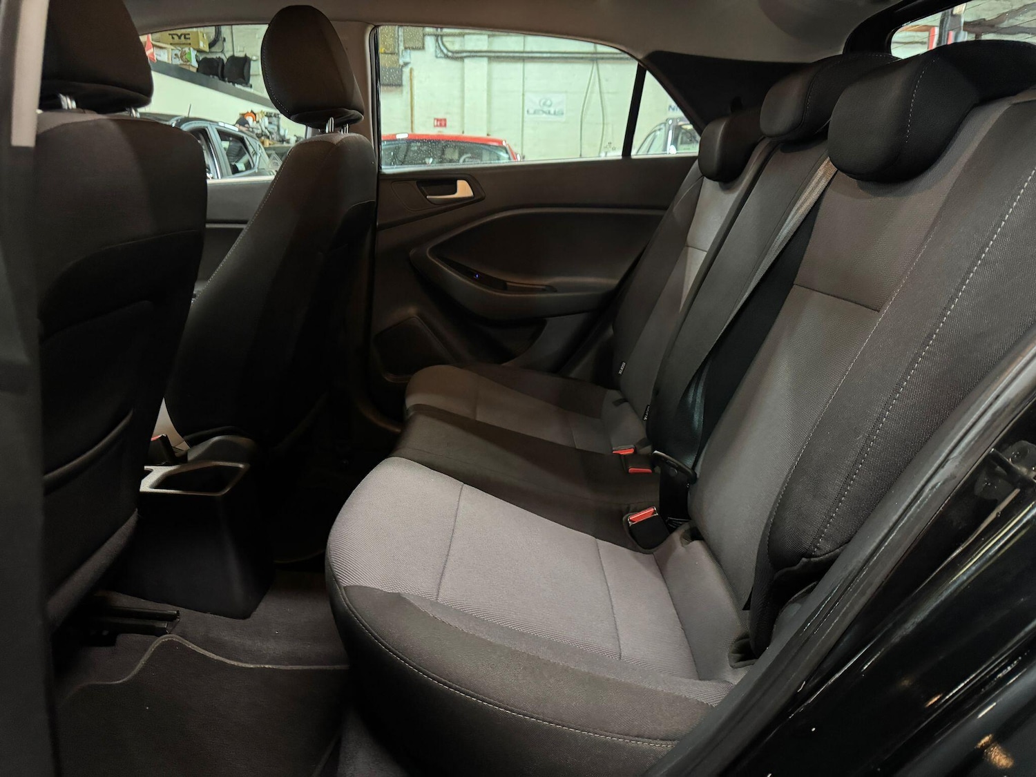 Used Hyundai i20 2017 for sale - 77351928: Photo 19