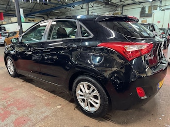 Used Hyundai i30 2014 for sale - 76801084: Photo