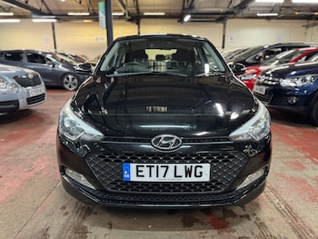 Used Hyundai i20 2017 for sale - 76537731: Photo
