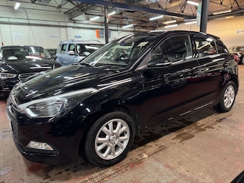 Used Hyundai i20 2017 for sale - 76537731: Photo