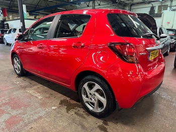 Used Toyota Yaris 2015 for sale - 76484631: Photo