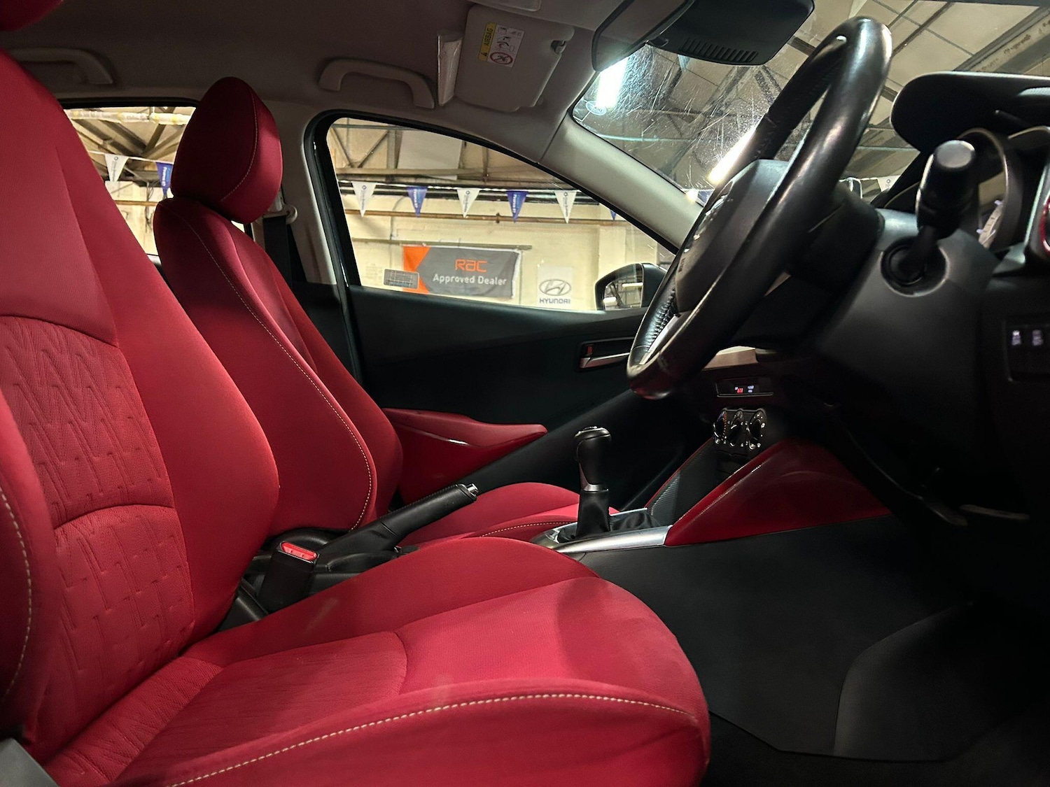 Used Mazda Mazda2 2016 for sale - 76936709: Photo 8