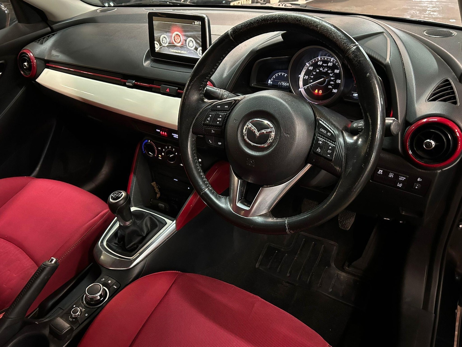 Used Mazda Mazda2 2016 for sale - 76936709: Photo 9