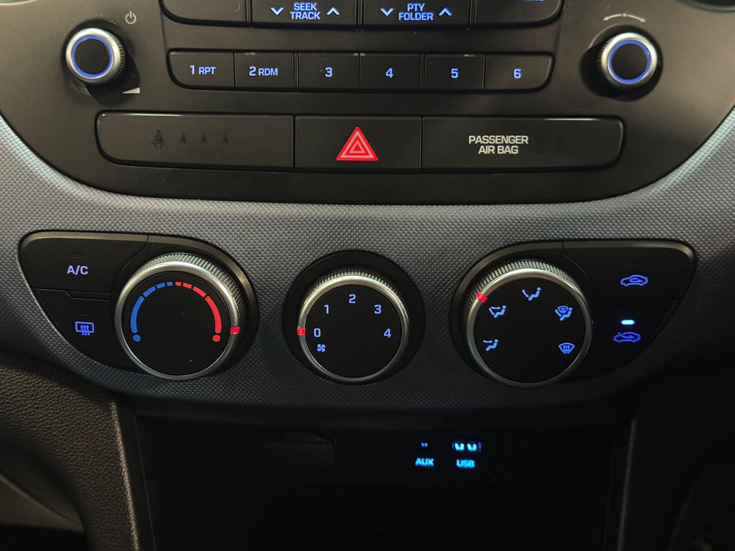 Used Hyundai i10 2014 for sale - 76371366: Photo 31